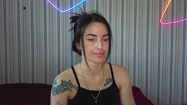 Snapshot of xx_adrihanna_xx chatting on June 2026 05:23:02 AM xx adrihanna xx online show from June 2026 05:23:02 AM