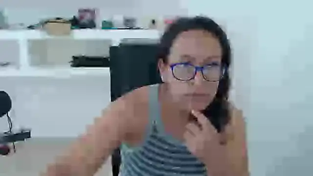 evelin king online show from February 2026 10:32:02 PM