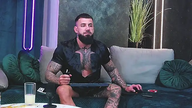 masterkingofmusclee online show from January 2025 07:17:01 PM