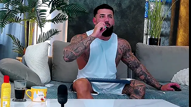 masterkingofmusclee online show from October 2025 11:30:01 AM