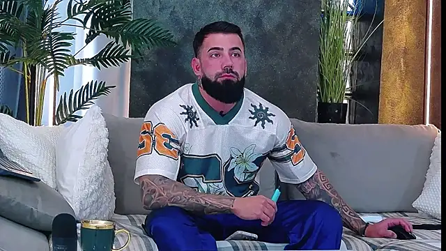 masterkingofmusclee online show from October 2025 08:15:02 AM