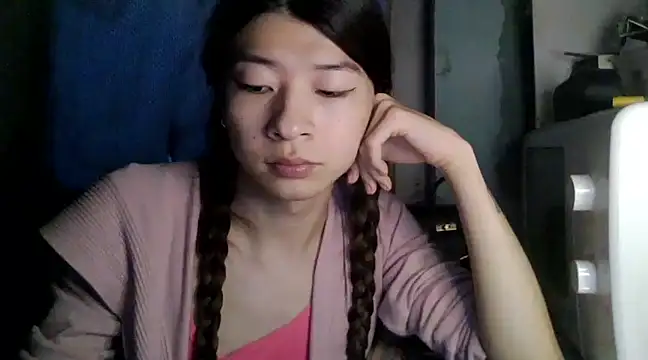 CarlyJoy online show from February 2025 01:01:01 PM