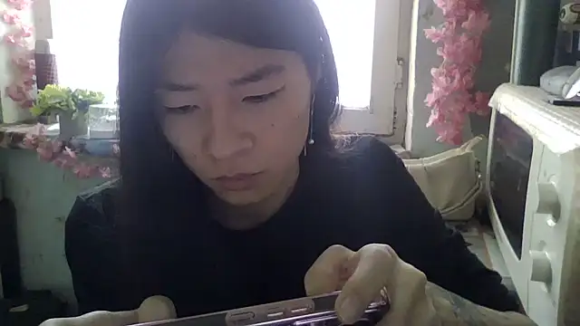 CarlyJoy online show from December 2025 08:30:01 AM