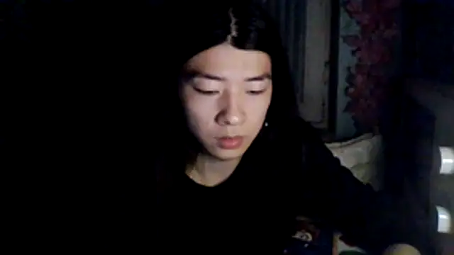 CarlyJoy online show from December 2025 04:11:01 PM