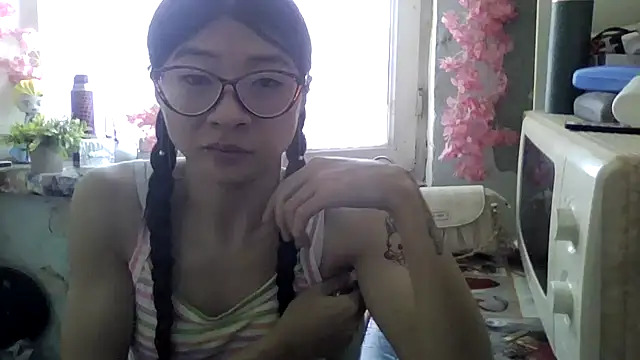 CarlyJoy online show from April 2026 10:21:01 AM