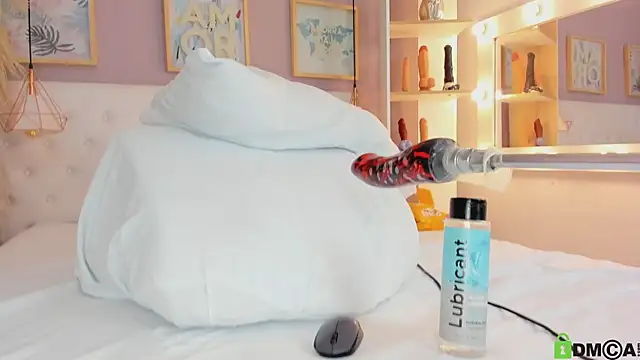 julyanna  online show from December 2025 08:37:02 PM