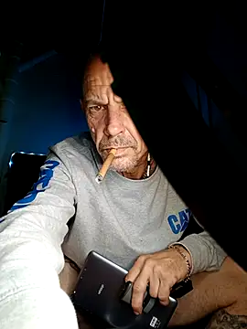 deepstroker42071 online show from September 2025 05:32:01 AM