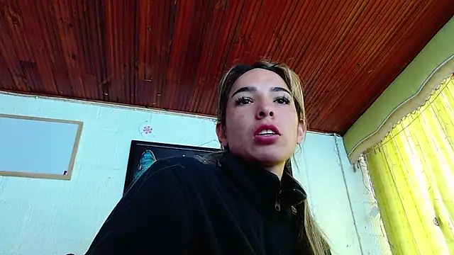 Snapshot of Niky_777 chatting on December 2024 05:19:02 PM Niky 777 online show from December 2024 05:19:02 PM