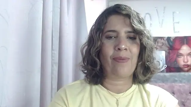 Snapshot of Victoria_meester chatting on April 2026 08:50:01 PM Victoria meester online show from April 2026 08:50:01 PM
