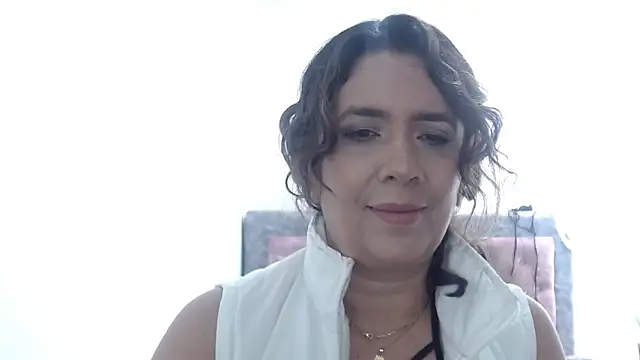 Snapshot of Victoria_meester chatting on June 2026 02:38:01 PM Victoria meester online show from June 2026 02:38:01 PM
