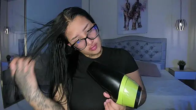 ayshel   online show from October 2025 09:11:01 PM