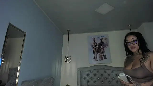 ayshel   online show from October 2025 08:35:01 PM