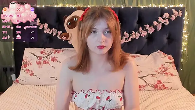 Snapshot of AliceLanley chatting on July 2026 12:42:02 PM AliceLanley online show from July 2026 12:42:02 PM