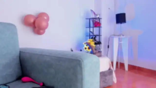 valerycolins online show from November 2025 01:25:02 PM