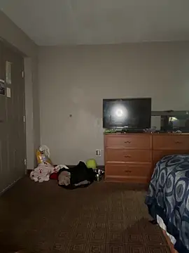 Stressreliever82 online show from April 2026 10:01:02 PM