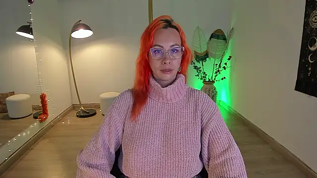 Snapshot of Kat_Art chatting on December 2024 11:14:01 PM Kat Art online show from December 2024 11:14:01 PM