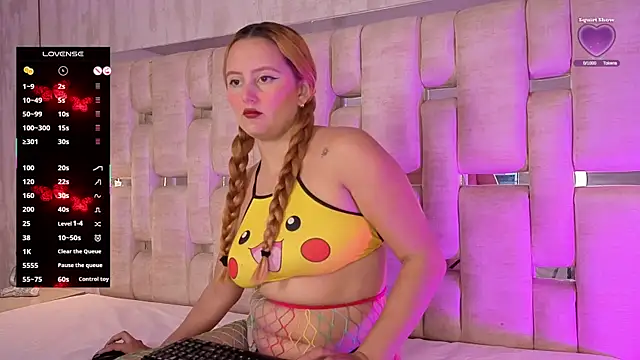 Renatta   online show from November 2025 01:46:02 PM