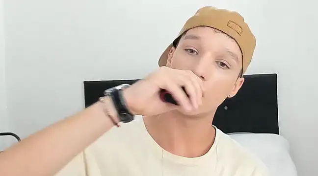 Snapshot of angelcortes chatting on December 2024 10:58:01 AM angelcortes online show from December 2024 10:58:01 AM