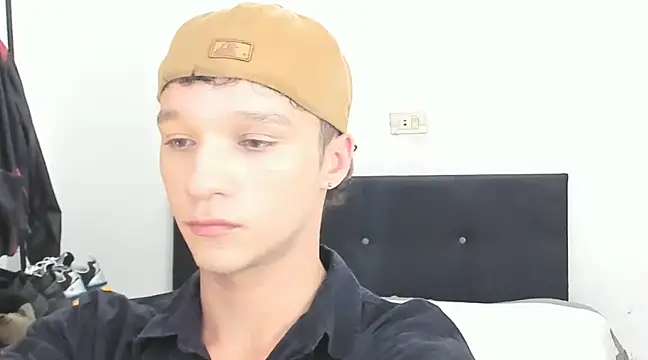 Snapshot of angelcortes chatting on January 2025 08:52:02 PM angelcortes online show from January 2025 08:52:02 PM