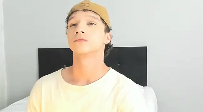 Snapshot of angelcortes chatting on February 2025 04:57:01 AM angelcortes online show from February 2025 04:57:01 AM