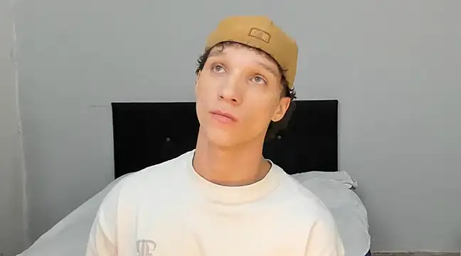 Snapshot of angelcortes chatting on March 2025 03:57:02 PM angelcortes online show from March 2025 03:57:02 PM