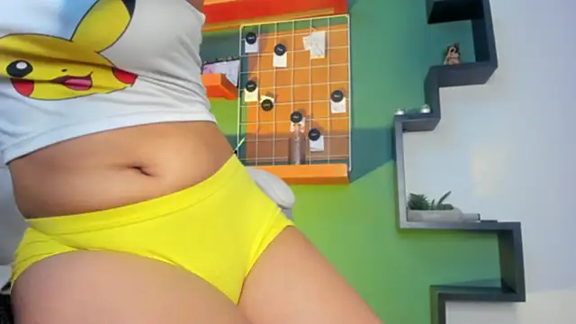 Snapshot of CoralineRicce_ chatting on February 2025 11:06:02 PM CoralineRicce online show from February 2025 11:06:02 PM