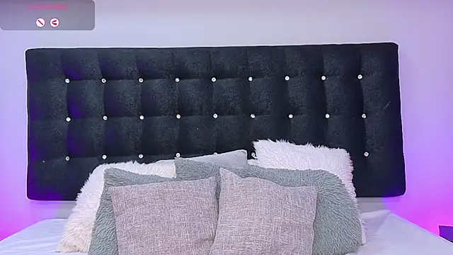 charlotteeruss online show from January 2025 09:59:01 PM