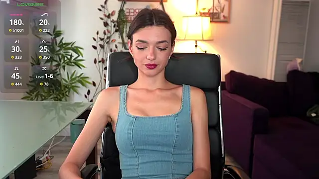 olivia jeas online show from June 2026 09:20:01 PM