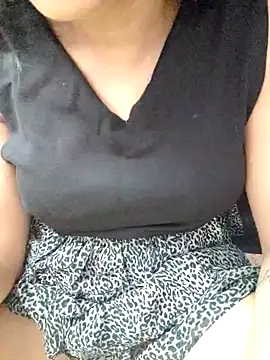 Snapshot of Roshni_98 chatting on September 2025 05:26:02 PM Roshni 98 online show from September 2025 05:26:02 PM