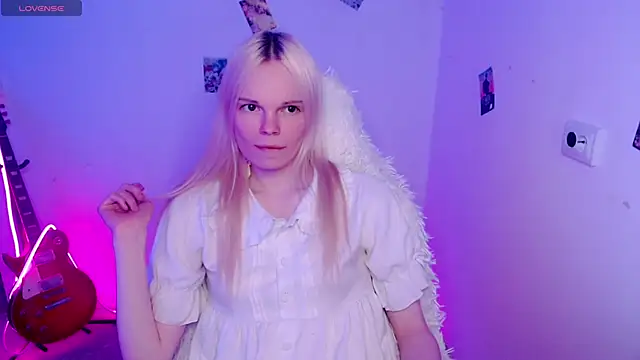 Emily Nyaffee online show from November 2025 09:49:02 PM