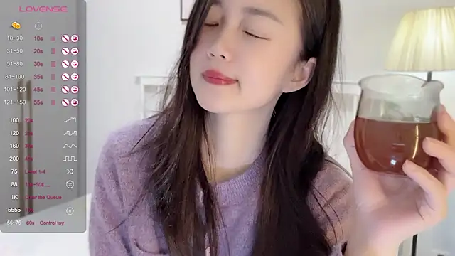 A-xena online show from February 2025 02:06:02 PM