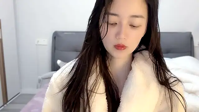 A-xena online show from March 2025 02:12:02 AM