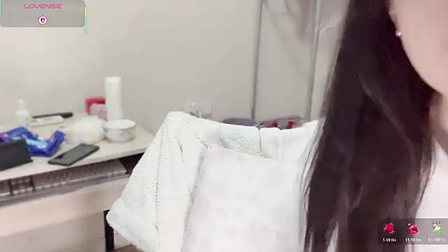 A-xena online show from November 2025 02:11:02 AM