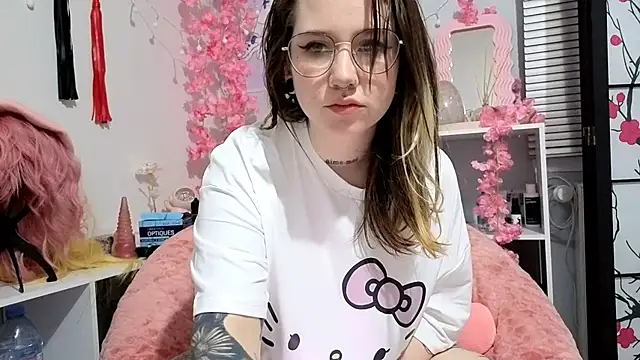 Snapshot of sullye chatting on March 2025 08:25:01 PM sullye online show from March 2025 08:25:01 PM