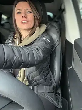 Snapshot of LadyLena1 chatting on November 2025 06:10:01 PM LadyLena1 online show from November 2025 06:10:01 PM