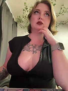 EmmySuiyugh online show from May 2026 11:06:02 AM