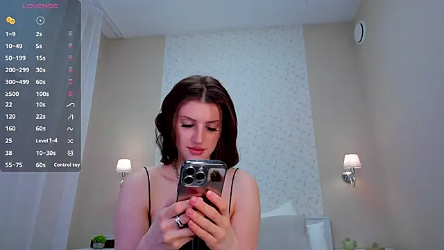 Snapshot of Skinny_Alice chatting on October 2025 01:28:01 AM Skinny Alice online show from October 2025 01:28:01 AM