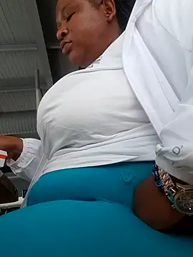 Snapshot of Bootyliciousbbw12 chatting on November 2025 10:25:01 AM Bootyliciousbbw12 online show from November 2025 10:25:01 AM