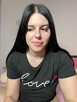 Snapshot of Annatrybebetter chatting on February 2025 10:01:01 PM Annatrybebetter online show from February 2025 10:01:01 PM