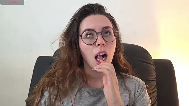 Snapshot of irinasweet27 chatting on September 2025 10:53:01 PM irinasweet27 online show from September 2025 10:53:01 PM