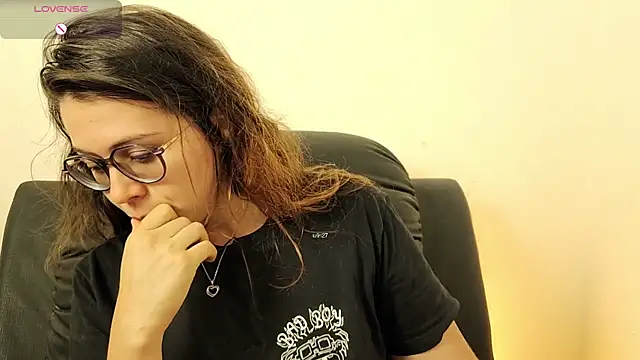 Snapshot of irinasweet27 chatting on November 2025 01:17:02 AM irinasweet27 online show from November 2025 01:17:02 AM