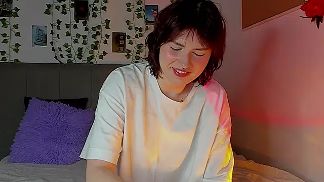 Snapshot of miss_Lizzy chatting on December 2024 01:17:01 AM miss Lizzy online show from December 2024 01:17:01 AM