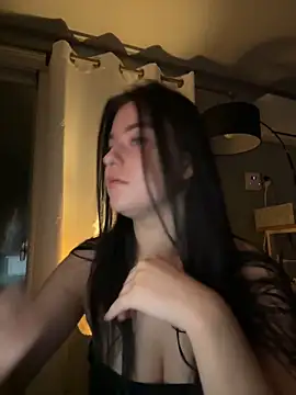 Angela Fosterr online show from November 2025 04:43:02 PM