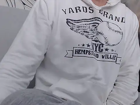 Snapshot of MikeyMaXXX chatting on February 2026 09:59:02 PM MikeyMaXXX online show from February 2026 09:59:02 PM