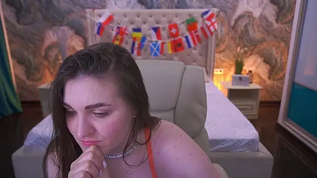 EmmyCharmm online show from July 2026 05:43:01 AM