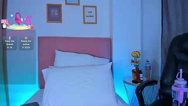 samantha x s online show from November 2025 03:39:01 AM