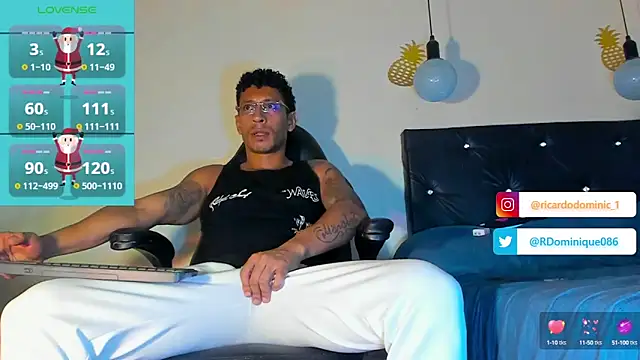 Snapshot of FuckHardlove chatting on December 2024 04:20:02 AM FuckHardlove online show from December 2024 04:20:02 AM