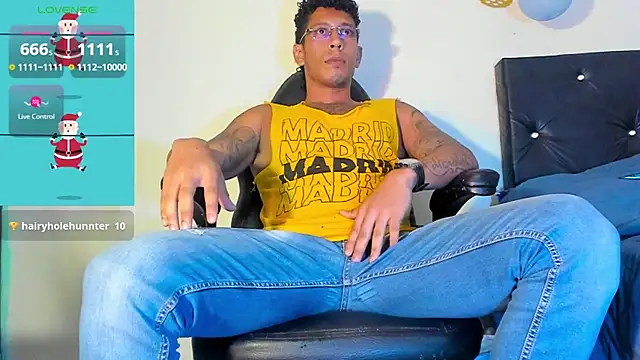 Snapshot of FuckHardlove chatting on December 2024 05:55:01 PM FuckHardlove online show from December 2024 05:55:01 PM