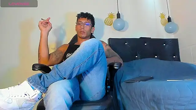 Snapshot of FuckHardlove chatting on December 2024 06:24:02 PM FuckHardlove online show from December 2024 06:24:02 PM