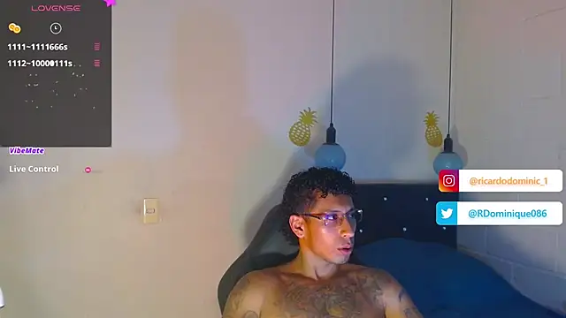 Snapshot of FuckHardlove chatting on January 2025 03:45:01 AM FuckHardlove online show from January 2025 03:45:01 AM